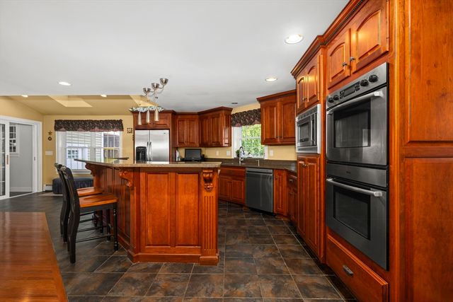 70 Ellis Road, Southbridge, MA 01550