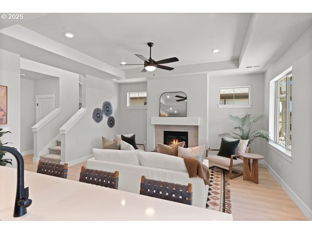 2469 N Villa Rd, Newberg, OR 97132