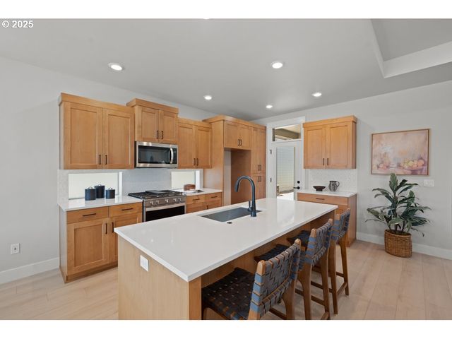 2469 N Villa Rd, Newberg, OR 97132