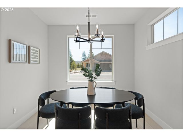 2469 N Villa Rd, Newberg, OR 97132