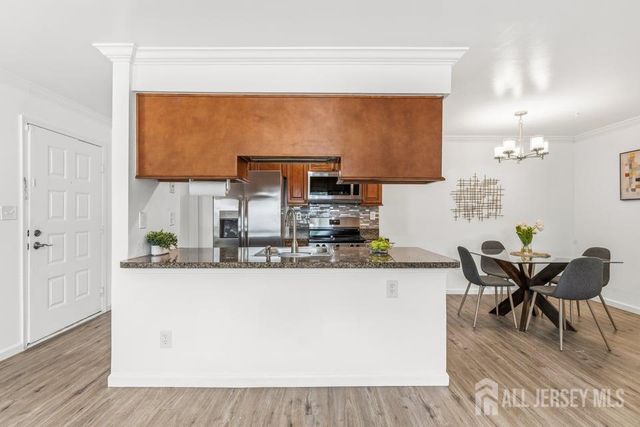 12 norwich Place, Franklin Twsp, NJ 08873