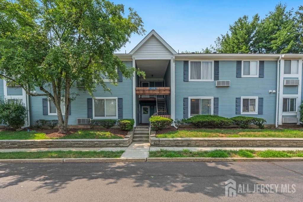 12 norwich Place, Franklin Twsp, NJ 08873