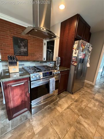 1615 Ladd Road, Wolverine Lake Village, MI 48390