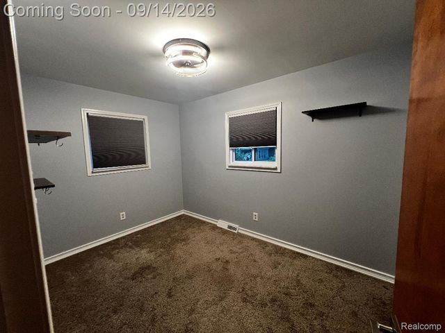 1615 Ladd Road, Wolverine Lake Village, MI 48390