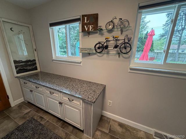1615 Ladd Road, Wolverine Lake Village, MI 48390