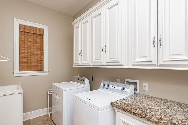 17744 Pecan Shadows Dr, Saint George, LA 70810