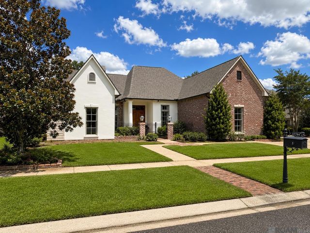 17744 Pecan Shadows Dr, Saint George, LA 70810