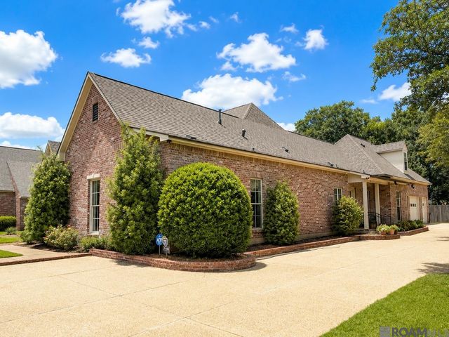 17744 Pecan Shadows Dr, Saint George, LA 70810