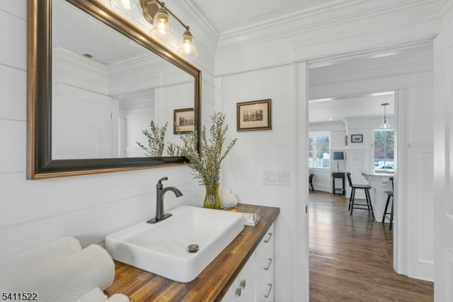 8 Glenwood Rd, Parsippany-troy Hills Twp., NJ 07834