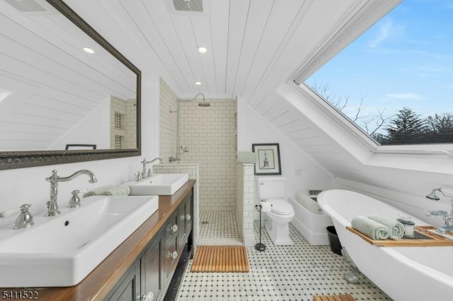 8 Glenwood Rd, Parsippany-troy Hills Twp., NJ 07834