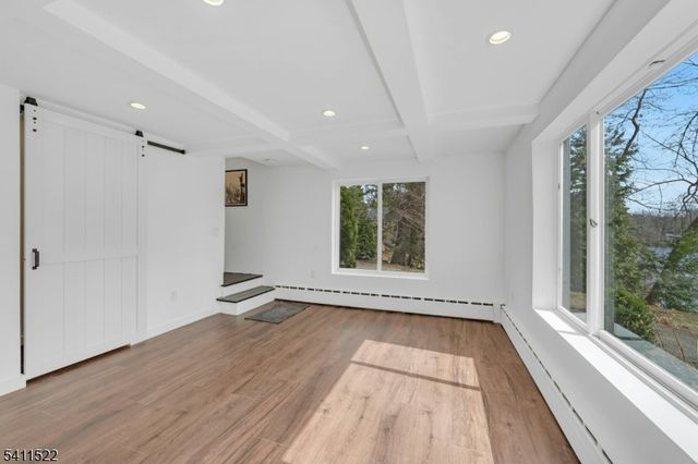 8 Glenwood Rd, Parsippany-troy Hills Twp., NJ 07834