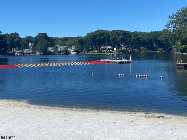 8 Glenwood Rd, Parsippany-troy Hills Twp., NJ 07834