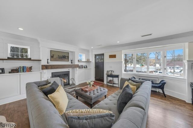 8 Glenwood Rd, Parsippany-troy Hills Twp., NJ 07834