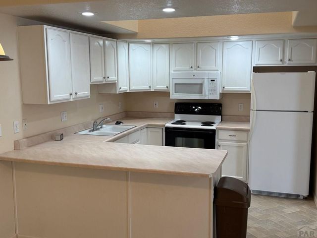 955-957 S Kyle Lane, Pueblo West, CO 81007