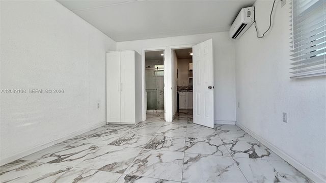 12435 SW 42nd St 1, Miami, FL 33175