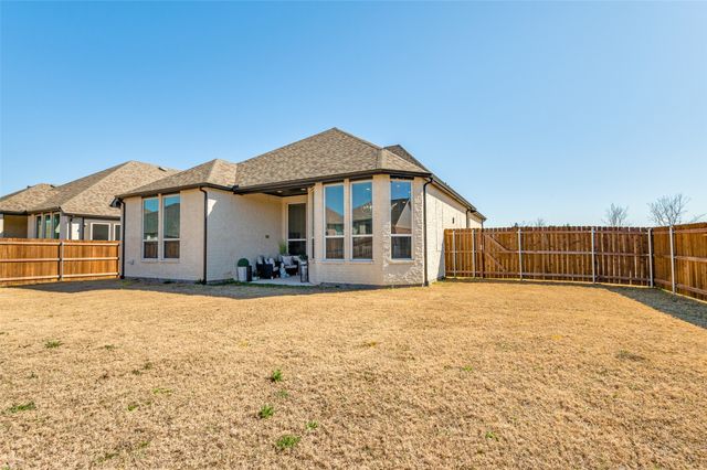 425 Lost Creek Trail, Waxahachie, TX 75165