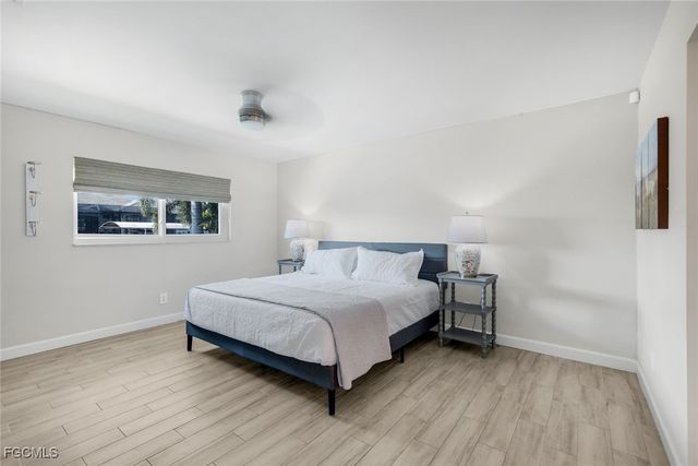 5614 De Soto CT, Cape Coral, FL 33904