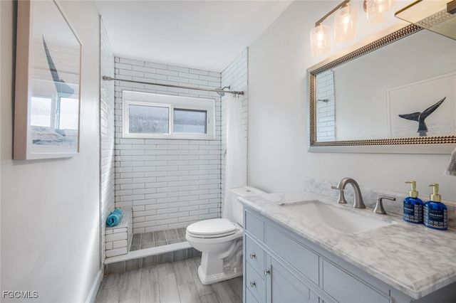 5614 De Soto CT, Cape Coral, FL 33904