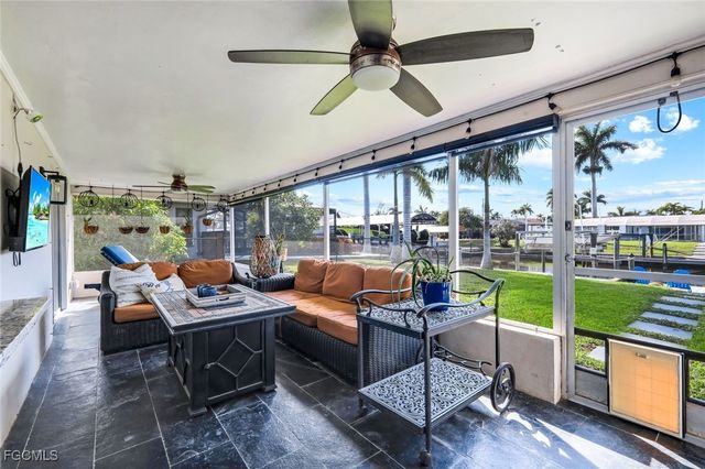 5614 De Soto CT, Cape Coral, FL 33904