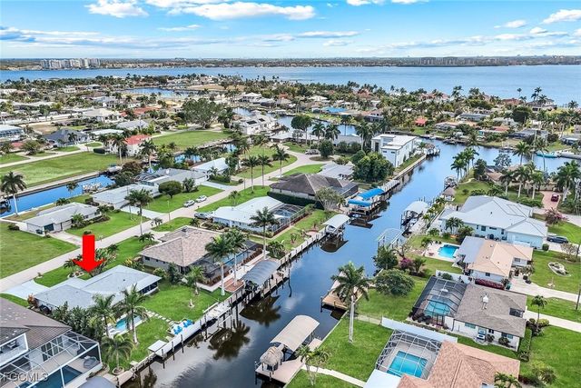 5614 De Soto CT, Cape Coral, FL 33904