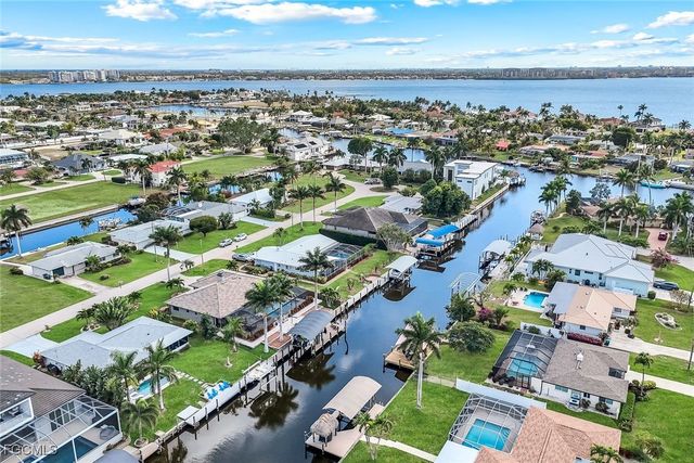 5614 De Soto CT, Cape Coral, FL 33904