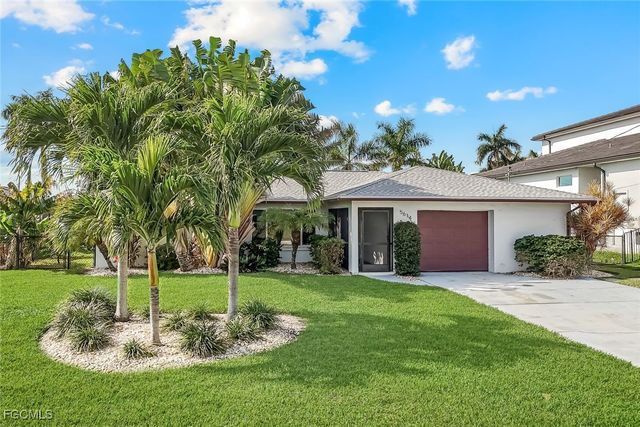 5614 De Soto CT, Cape Coral, FL 33904
