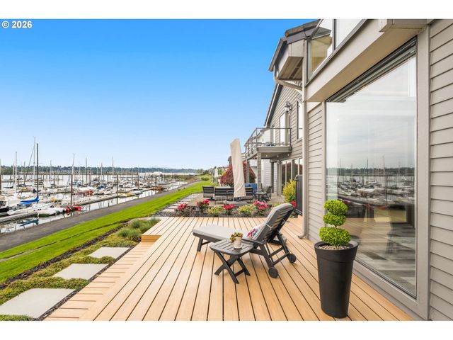 345 N LOTUS BEACH Dr, Portland, OR 97217