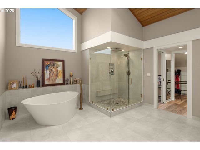 345 N LOTUS BEACH Dr, Portland, OR 97217