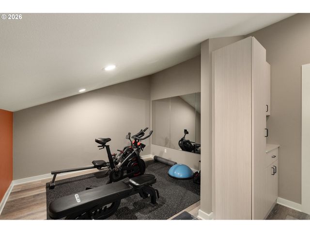 345 N LOTUS BEACH Dr, Portland, OR 97217