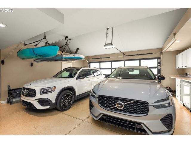 345 N LOTUS BEACH Dr, Portland, OR 97217