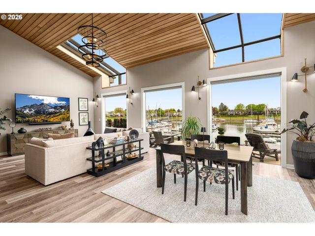 345 N LOTUS BEACH Dr, Portland, OR 97217