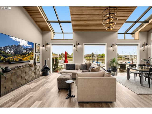 345 N LOTUS BEACH Dr, Portland, OR 97217