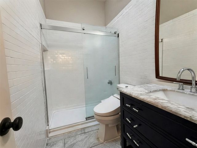 2506 Wedglea Drive 802, Dallas, TX 75211