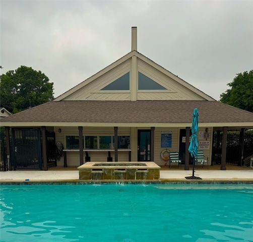 2506 Wedglea Drive 802, Dallas, TX 75211