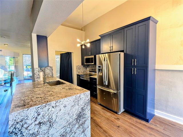 2506 Wedglea Drive 802, Dallas, TX 75211