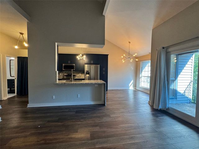 2506 Wedglea Drive 802, Dallas, TX 75211