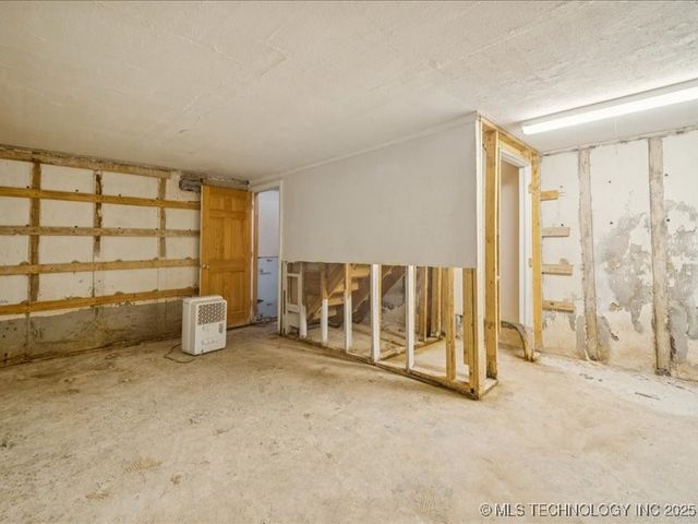 201 W 20th Street, Owasso, OK 74055