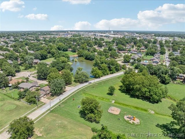 201 W 20th Street, Owasso, OK 74055