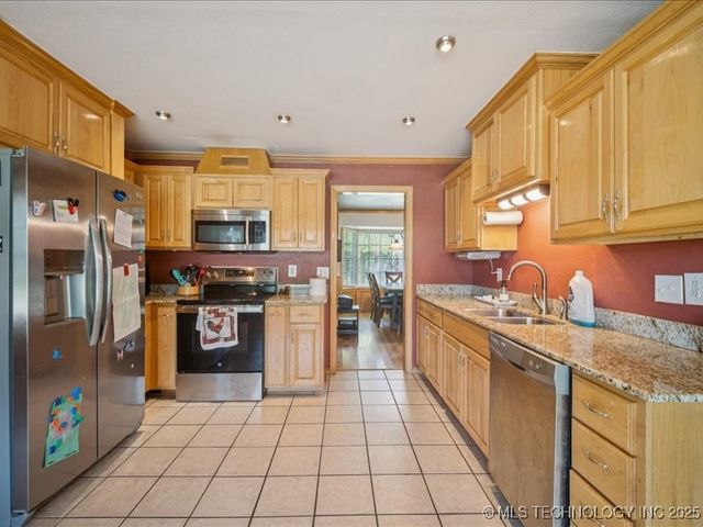 201 W 20th Street, Owasso, OK 74055