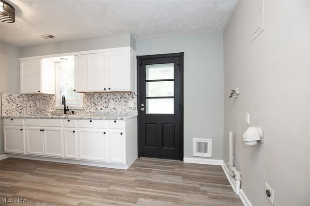 1774 E 236 Street, Euclid, OH 44117