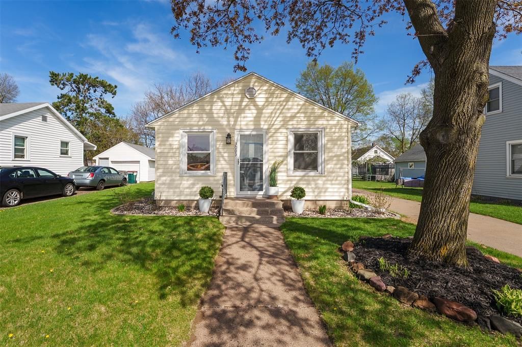3003 8th Street, Eau Claire, WI 54703