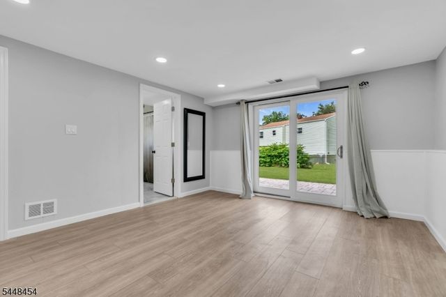 125 Jeff St, Edison Twp., NJ 08837