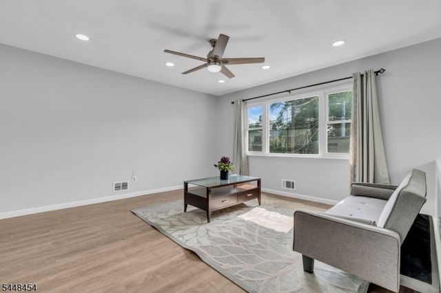 125 Jeff St, Edison Twp., NJ 08837
