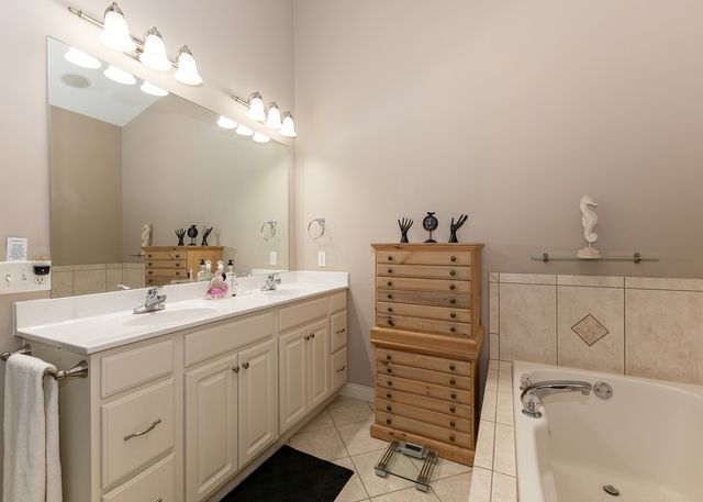 5513 BARABOO Court 0, Davenport, IA 52804