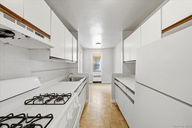 2080 Barnes Avenue 2D, Bronx, NY 10462