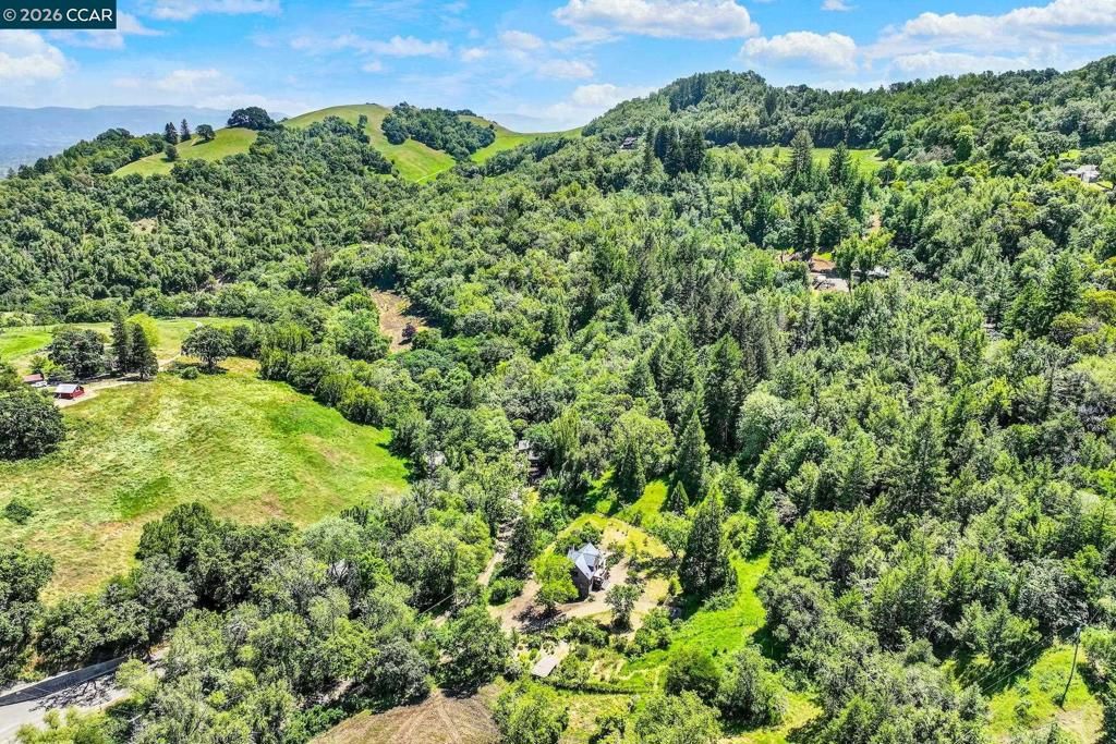 Image 3 of property listing at Redwood Rd, Napa, CA 94558