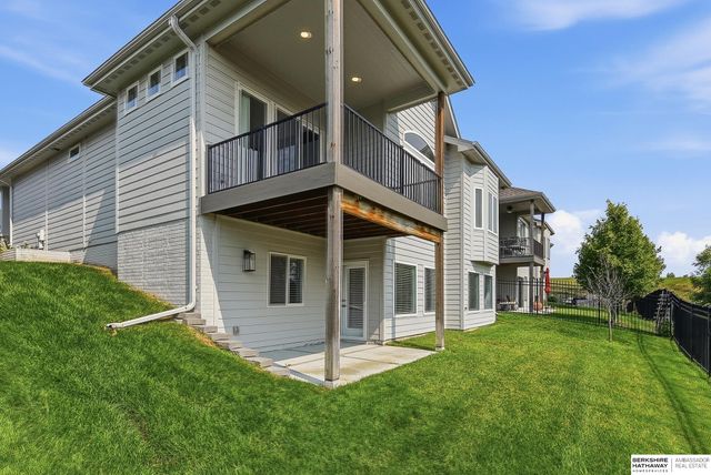 10726 S 127th Plaza, Omaha, NE 68138