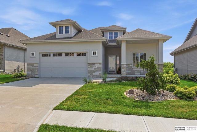 10726 S 127th Plaza, Omaha, NE 68138