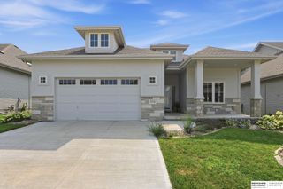 10726 S 127th Plaza, Omaha, NE 68138