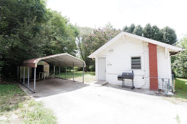 329 Finley Avenue NW, Lenoir, NC 28645